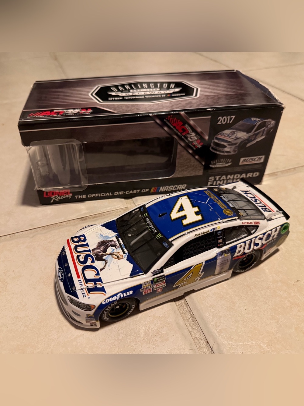 Kevin Harvick Darlington diecast 2017